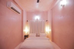 SADRI HAVELI - Heritage Stay by the Lake