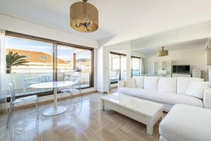 Stunning 1-bedroom with terrace at Gray dAlbion