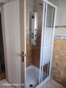 35A02 Bonita casa en Noreña By R2R