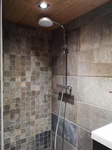 CHALET COSY A LA MONTAGNE AVEC SAUNA TONNEAU situé à St Laurent en Grandvaux - Proche lacs cascades et pistes de ski