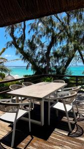 BlueMoon Villa - Authentic, seaside living