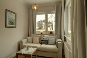 Villa Johanna App 1- mit zwei Balkonen & Garten - nur wenige Schritte vom Strand