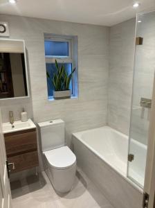 Promo Rate - Queens Park 1 Bedroom with Garden & Wi-Fi near Notting Hill & Little Venice