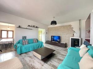 H 51 Family House img18