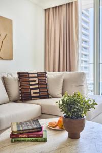 Frank Porter - Palace Beach Residence, Emaar Beachfront