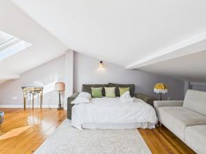 Charming 2BR TownHouse in Mouraria | By Airnest