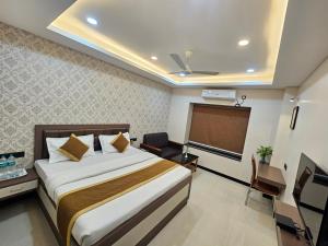 Railview Premium- Nr Railway Station Gate No 6