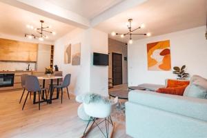 Blue Lake 1 - Stylish New Apartment With Backyard