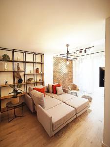 Blue Lake 1 - Stylish New Apartment With Backyard