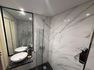 Cubic House Retro