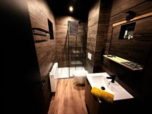 Zen Mons Obscure Elegant Love Room Bois dHavré