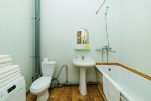 є Електрика, СВІТЛО та Опалення 24-7, Однокімнатна квартира на Садовому на першому поверсі з ванною і кондиціонером, є зарядна станція Eco Flo