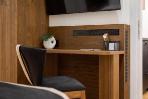 Voukourestiou Signature Suite