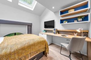 Practical Studios In Lincoln Free Breakfast