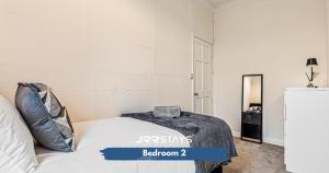 Stoke on Trent - 3 Bedroom Sleeps 5, Wi-Fi