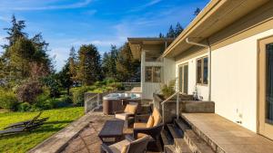 Orca Ridge on Resort Road by AvantStay