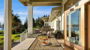 Orca Ridge on Resort Road by AvantStay