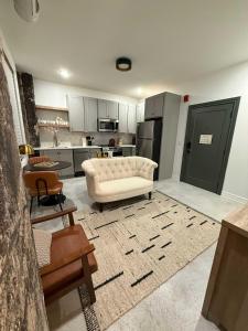 Park Hotel 1BR Suite 210