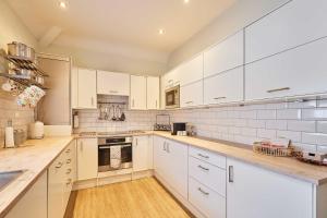 Host & Stay - Deepdale Apartment