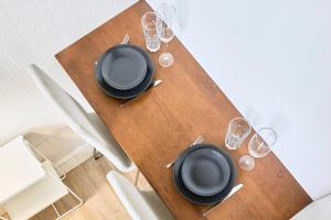 Equipped studio - near train stations