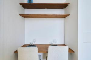 Equipped studio - near train stations