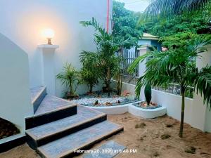 Chiefs Villa Dormitory with Outdoor Kitchenette -Free Cooking