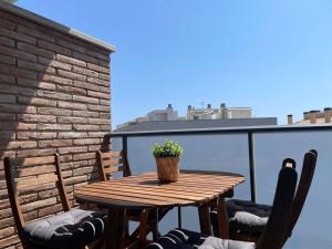 Encantador dúplex con dos terrazas cerca del mar.