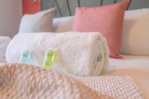 Leeds Stay Private En-Suite Room Shared Kitchen - Pass the Keys