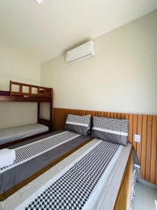Casa 150m do Rio com Píer - Piscina para até 15 pessoas