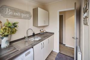 The Yorkshire Burrow Lodge with Hot Tub