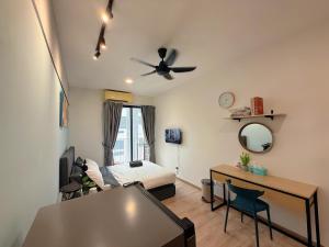 Urban Cozy Studio, Emporis KD, Near Segi Uni, MRT KD & EMHub