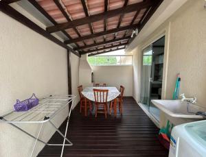 Apartamento Térreo Familiar a 100m da Praia Canto Grande Com Garagem