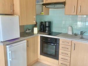 Charmant Studio avec Terrasse, Parking et Wifi - Proche Cure et Centre Ville - FR-1-703-74