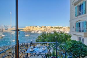 Charming City Stay close to Seafront