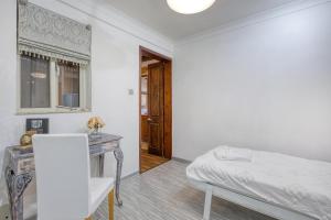 Charming City Stay close to Seafront