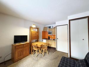 Studio calme, balcon sud, skis aux pieds, 100m des remontées et commerces - FR-1-322-575