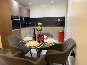 Tudors eSuites JQ Apartments Two Bedrooms - 37J