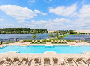 3BR Family Suite | Pool, Games, Gym, Free Parking