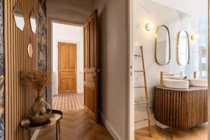 Maison de Maitre Pool Garden coeur Cristal