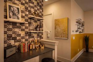 King Suites 3BR Retreat & 2-Car Garage East Nashville
