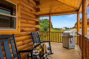 Dollywood Retreat Heated Pool Close to Parkway