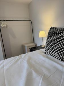 Month Stays Central 3 bed Three Bedroom House by Brookland Stays Serviced Accommodation & Short Lets in Preston with Free WiFi