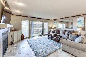 Hot Springs Condo on Lake Hamilton w Balcony!