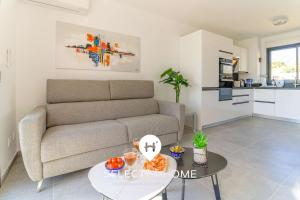 SELECTsoHOME - Appartement pour 4 personnes avec vue exceptionnelle - Piscine et garage privé - CAPNAT-B08