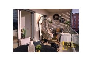 Flat Green Garden by Localhosting