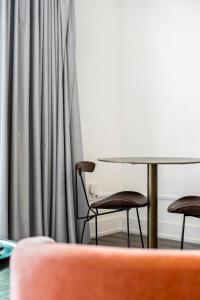 Stylish King Bed Studio Apartment ATL