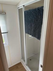 Phoenix caravan hire, Trecco bay