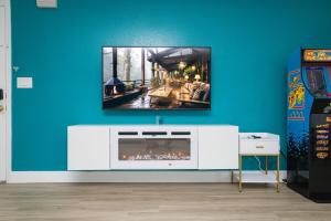 3BR Disney Home with Pool , Arcade and Hot Tub