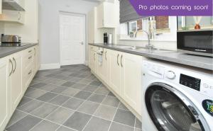 Upper Westminster by YourStays