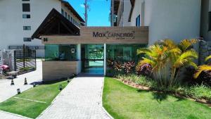 Max Carneiros 224 poucos metros do mar by La Playa